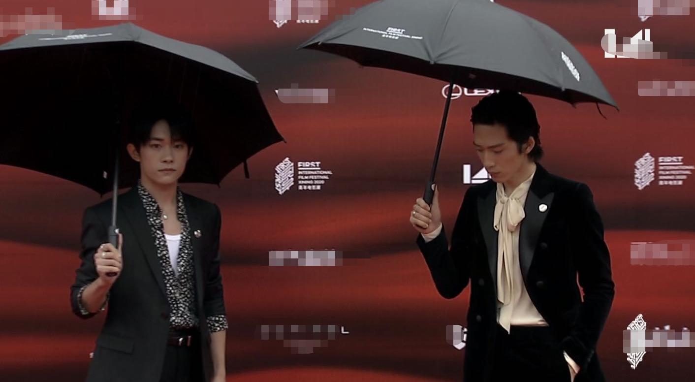 first影展千玺拥抱,first影展宋佳黑脸