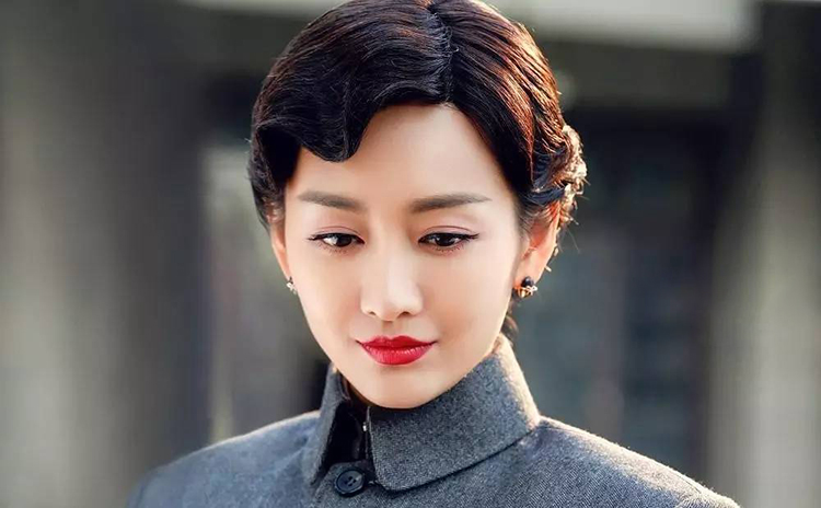 林允和钟楚曦合照的妆,林允防水妆容