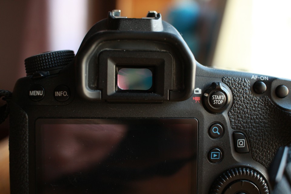 佳能微单与单反的区别,单反还是微单适合家庭