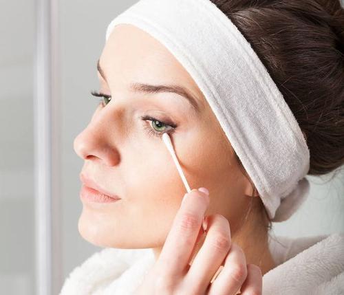 眼部长了脂肪粒怎么解决,额头长脂肪粒去除小妙招