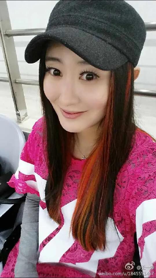 「早晚要认识」帅气逼人的国脚杨旭和他美艳女主持太太