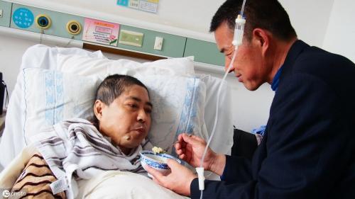 查出来肺癌晚期还能活多久,肺癌晚期不吃饭了还能活多久