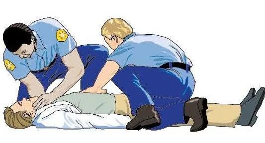 丹麦足球运动员心脏骤停,足球丹麦比赛突然猝死瞬间