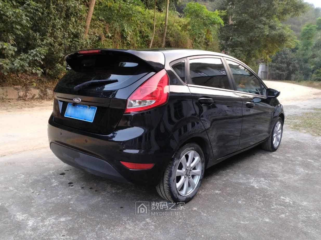 福特嘉年华后备箱锁打不开,福特嘉年华两厢后备箱锁应急开关