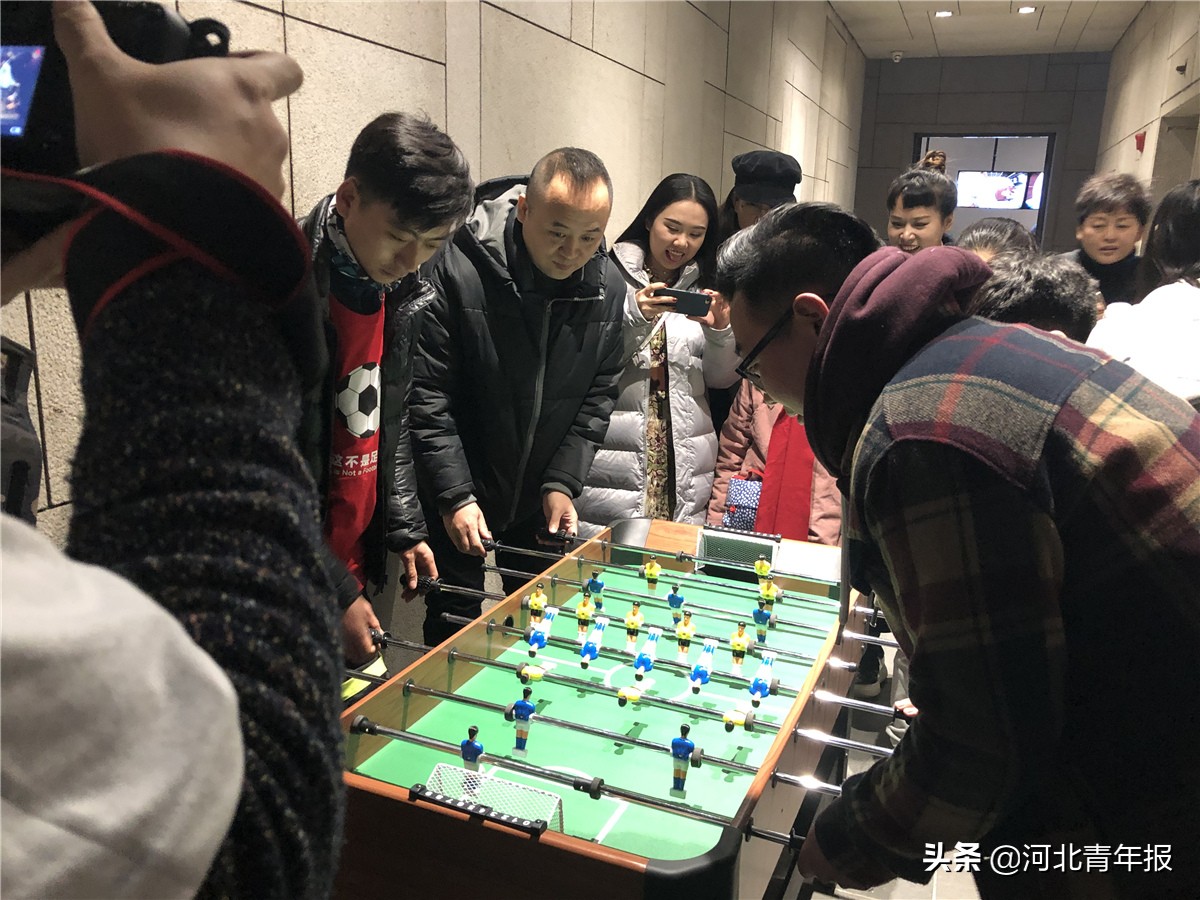 能踢球，能玩桌上“篮”足，还能抓百万大奖，这样的展览你见过吗？