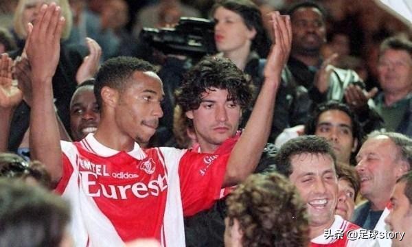 他是永恒的枪王之王，世界欠他一个“世界足球先生”