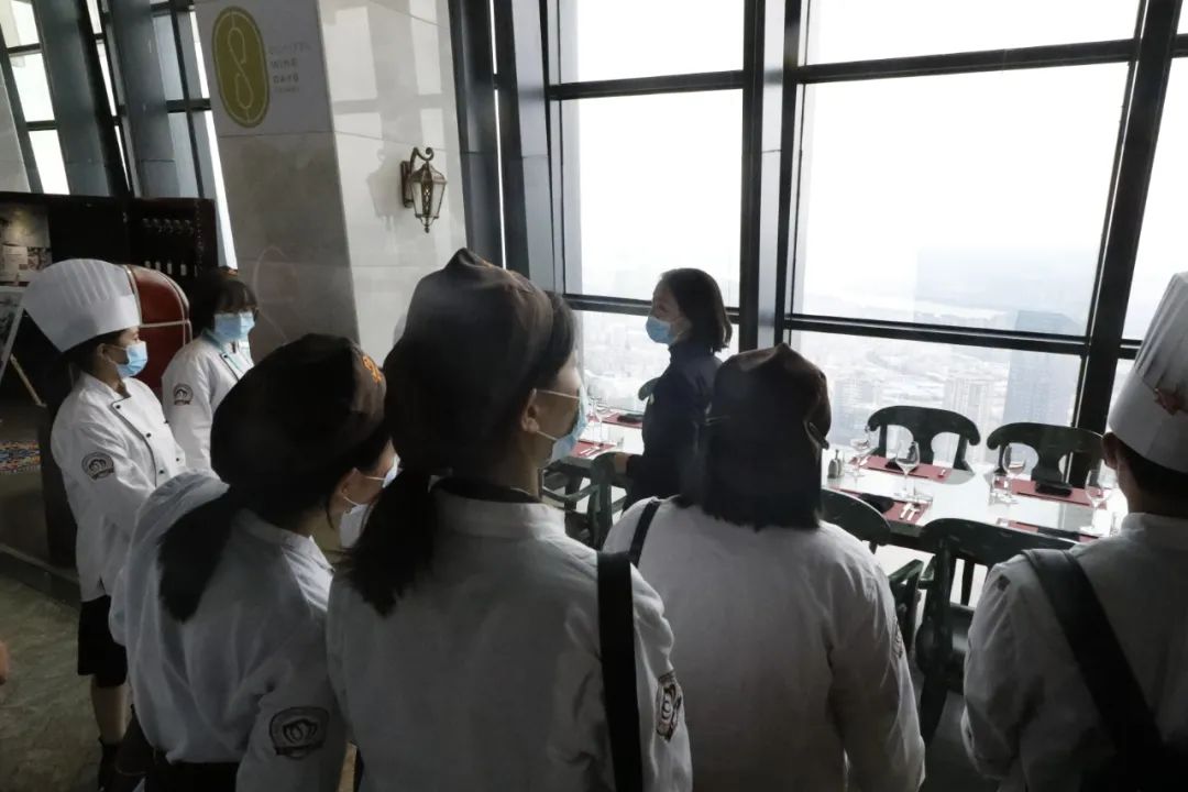 探访欧米茄总部,欧米奇西点西餐学院参观