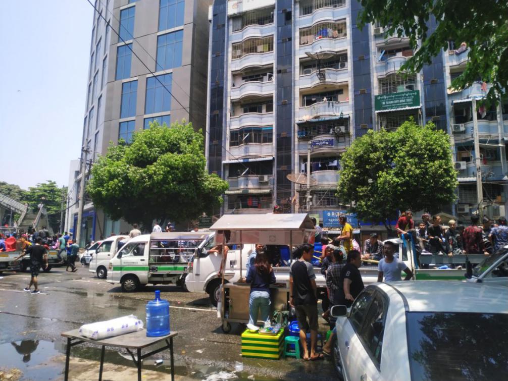 傣族人民的泼水节生活习俗,傣族人过泼水节的习俗