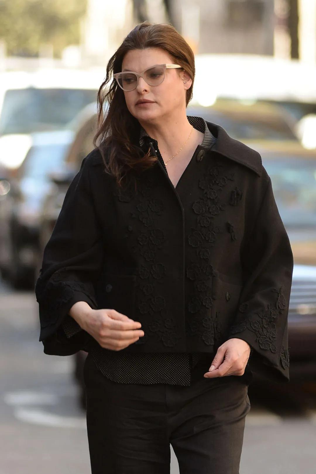 顶流女明星整容,顶流女星整容后回国复仇全集