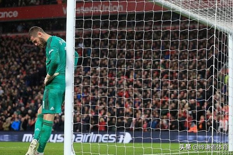 最郁闷的门将!能守得住对方神锋的攻门,却被队友一次次击败!