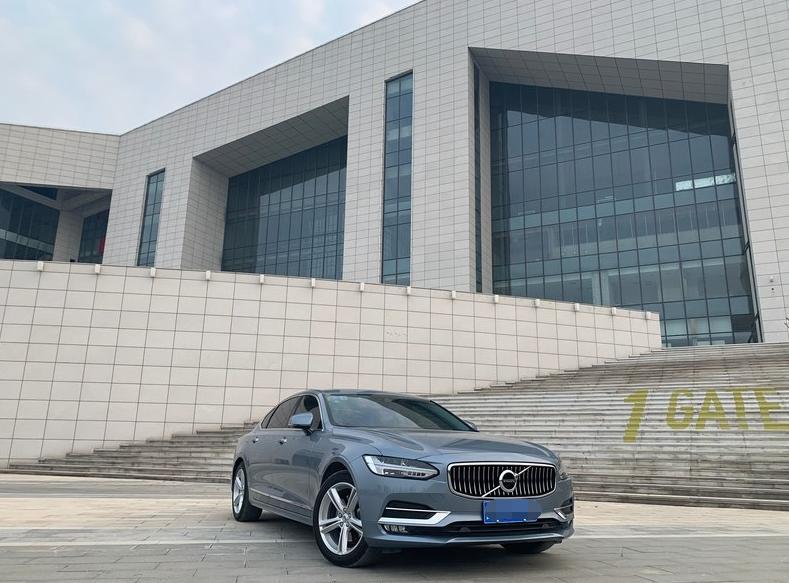 沃尔沃s90t8一年用车成本,奥迪a6跟沃尔沃s90后期用车成本