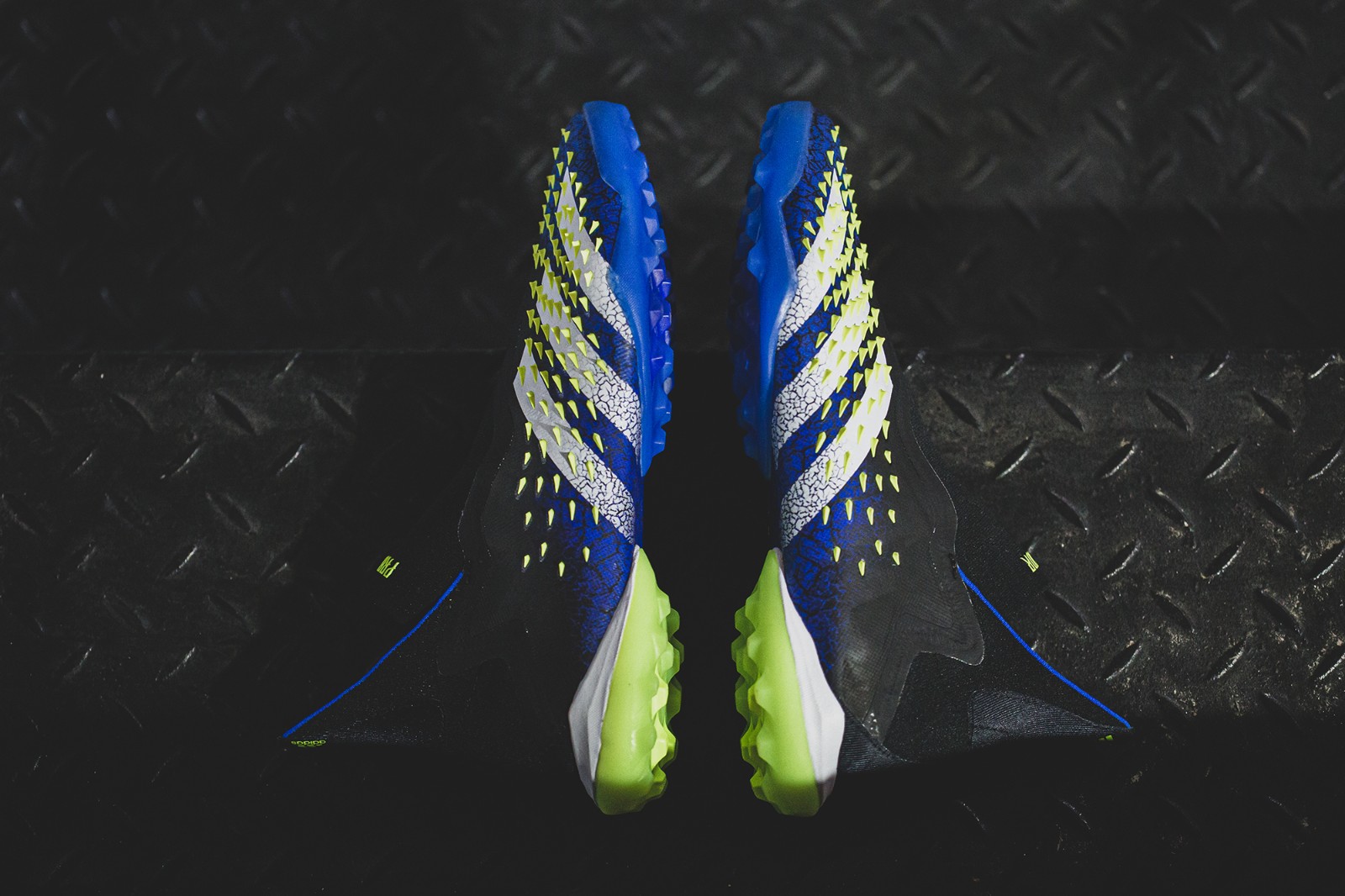 阿迪达斯predatorfreak3tb足球鞋,阿迪达斯predator足球鞋售价