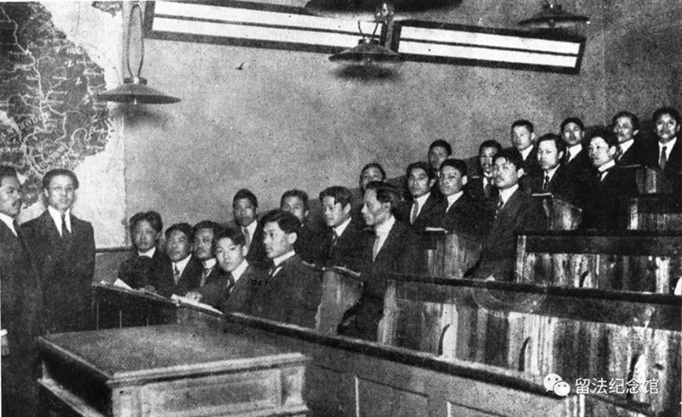 毕业季同学合影,14人一组毕业季照片