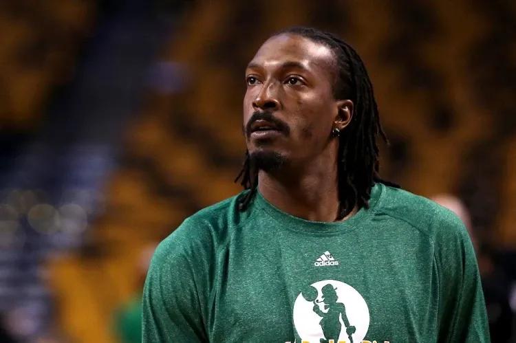 猫王华莱士拜纳姆,杰拉德华莱士被肘击视频