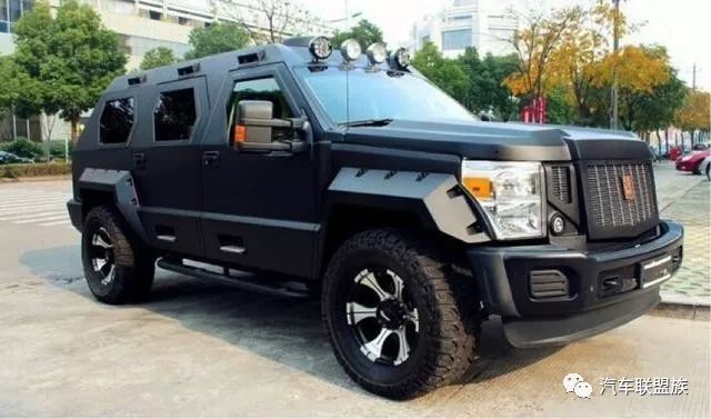 全球最霸气的十大越野车型,官员明星不敢买,油耗58升,可防枪击
