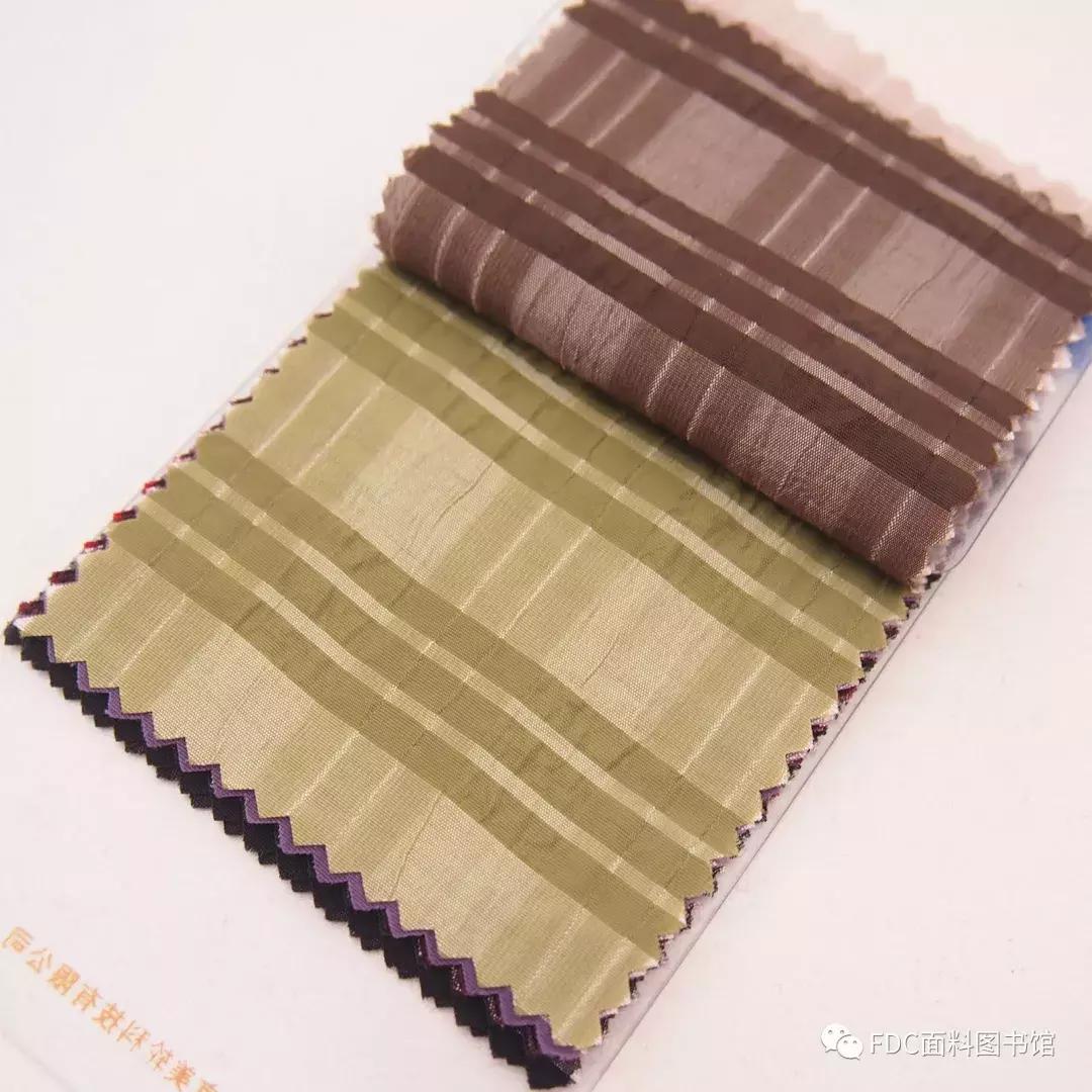 女士格纹元素搭配,格纹流行元素