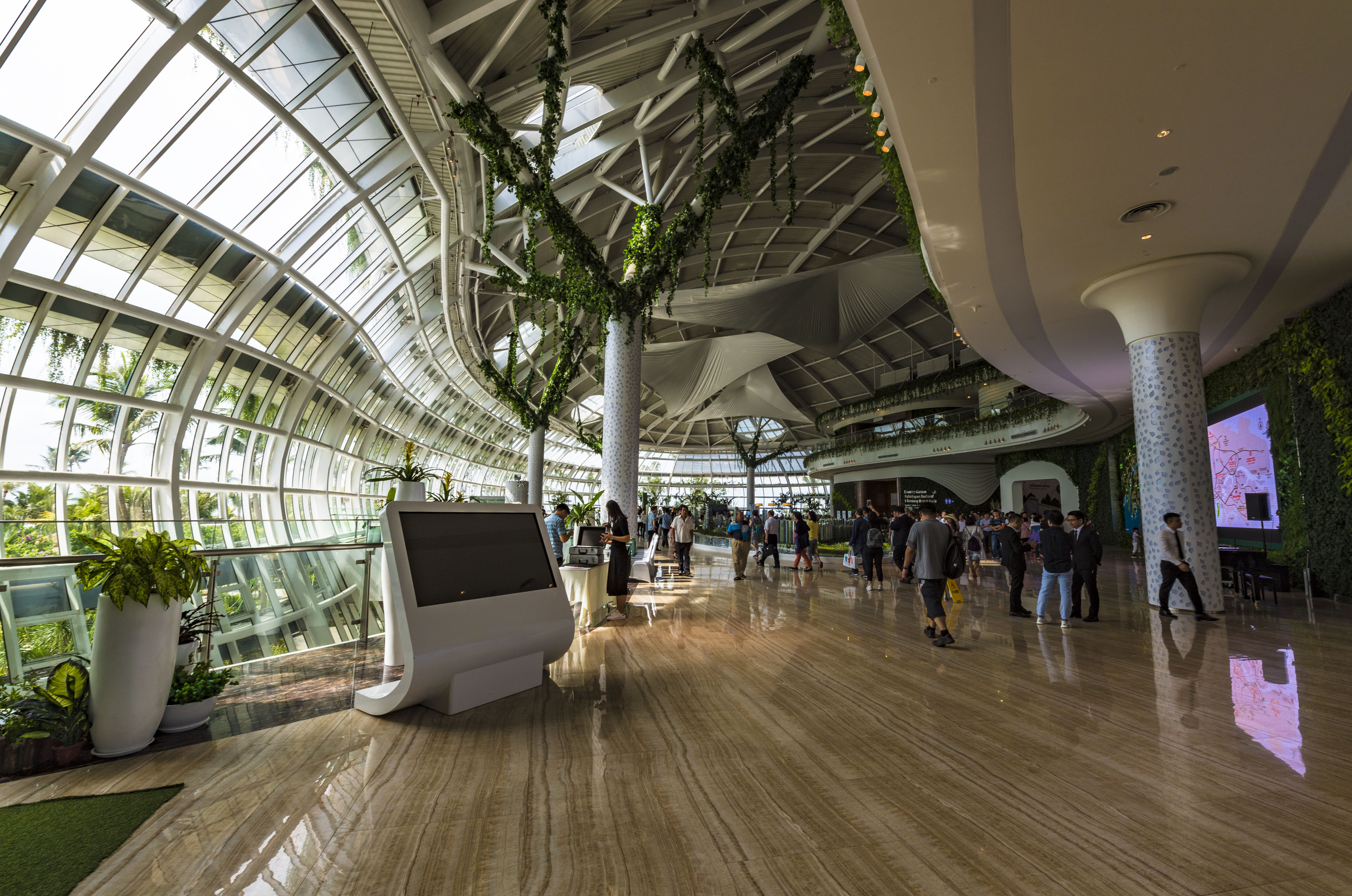 马来西亚新山和新加坡隔岸相望,马来西亚和新加坡只有一桥之隔