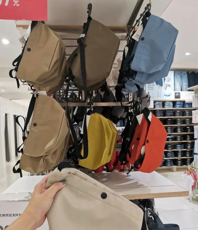 优衣库经典百搭包,优衣库慵懒风包包