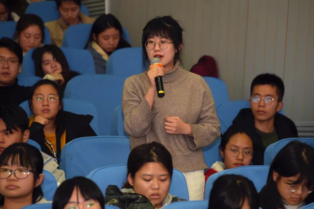 法大学子围绕“四大检察”“十大业务”密集发问，且听法律老学长作答