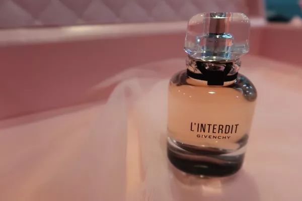 哪些香水称得上斩男香,被称为斩男香的香水推荐