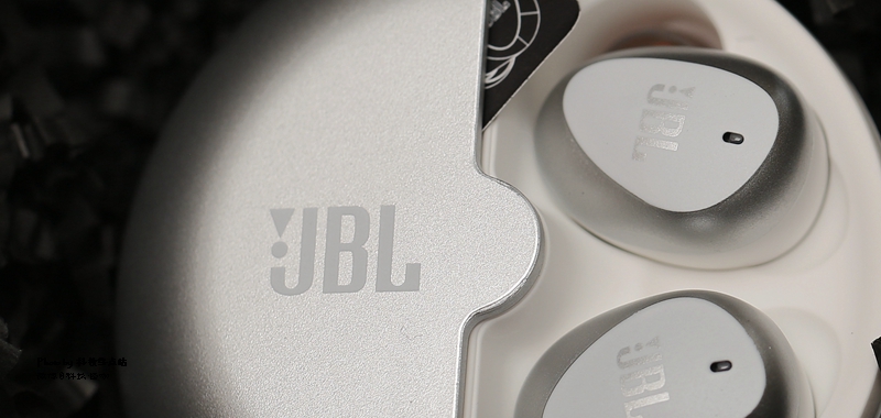 太空舱高音质蓝牙耳机,太空舱便携耳机