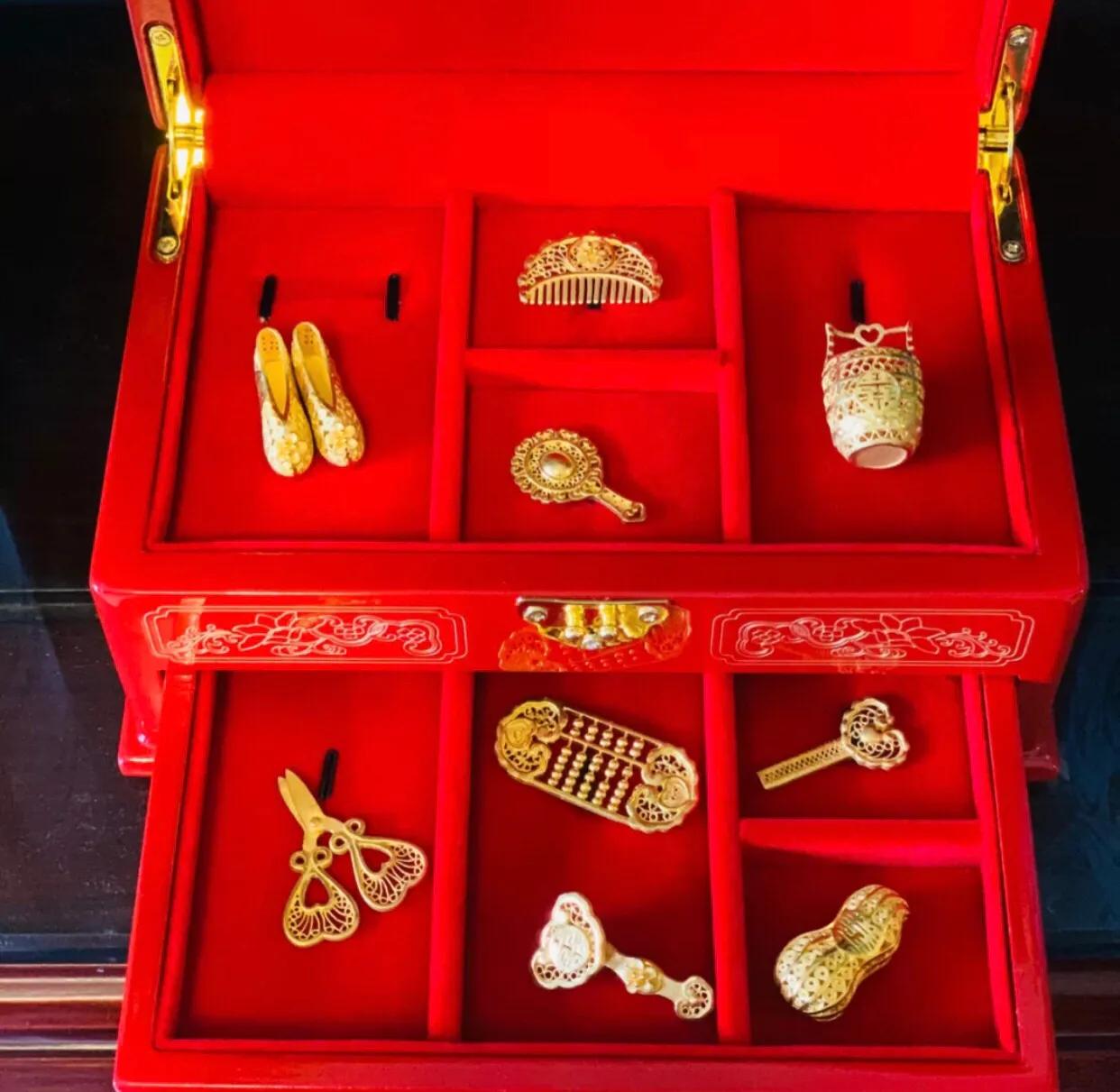 老凤祥代言人赵雅芝珠宝图片,老凤祥赵雅芝