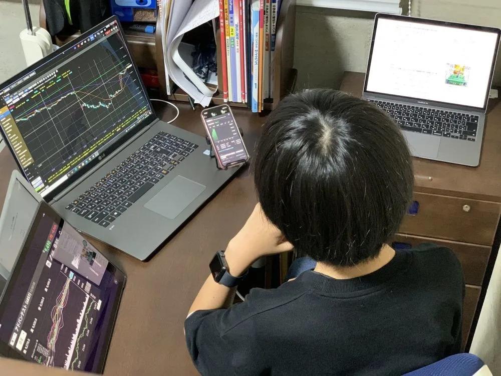 日本炒股小学生,小学生炒股炒了一亿