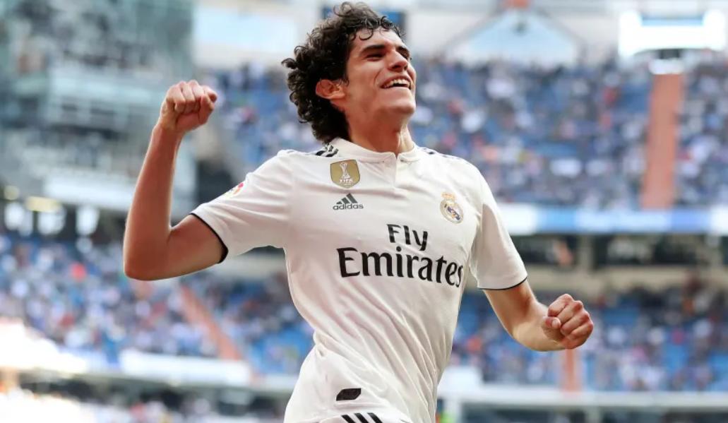 他18岁加盟皇马，22岁欧青赛捧杯，如今刚满23岁却已不知路在何方