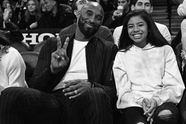 杨毅缅怀科比泪目,中国网友致敬科比