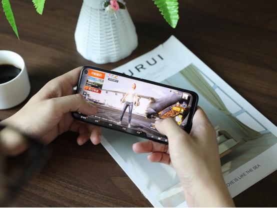 iqooz1评测游戏视频,iqooz1天玑1000plus有多强