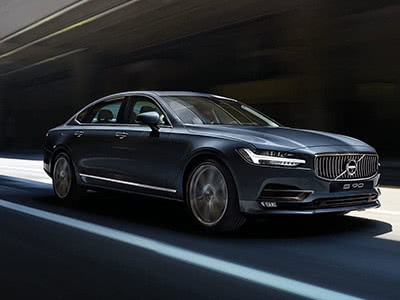 两车相撞！沃尔沃车主花了5万修车，另一车主花了20万来住院！