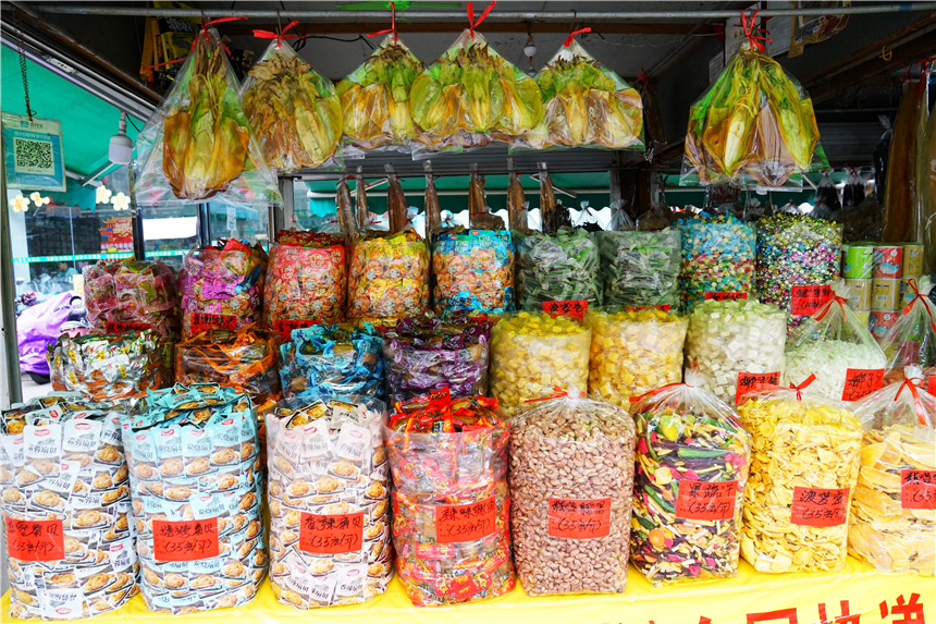 北海旅游，鲜榨果汁6块深海鲍鱼1.2元，东北大哥为何在此居住30年