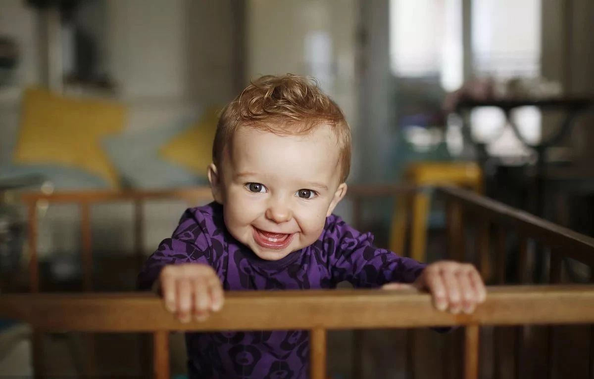 如何给小婴儿做抚触,怎样给婴儿抚触按摩