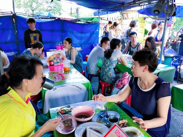 泰国清迈小吃一条街,泰国清迈古城美食