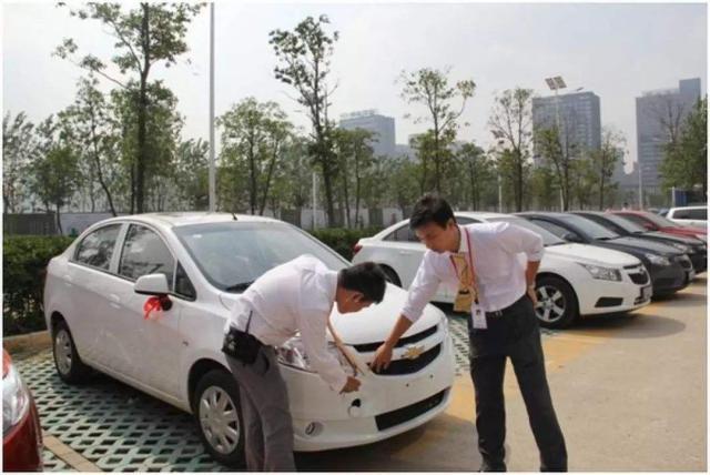 入三者险50万好还是100万好,三者险100万和30万相差多少钱