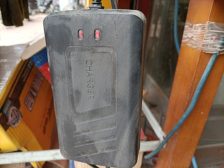 电池技术——电动车电池充电不转灯是电池问题还是充电器问题?