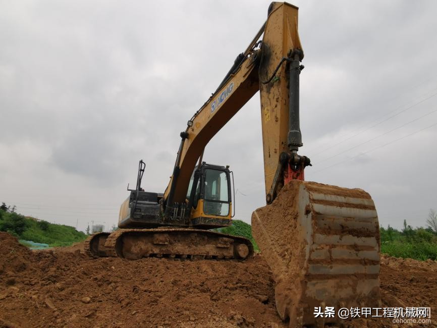 挖掘机速度快好吗,徐工挖掘机油耗对照表