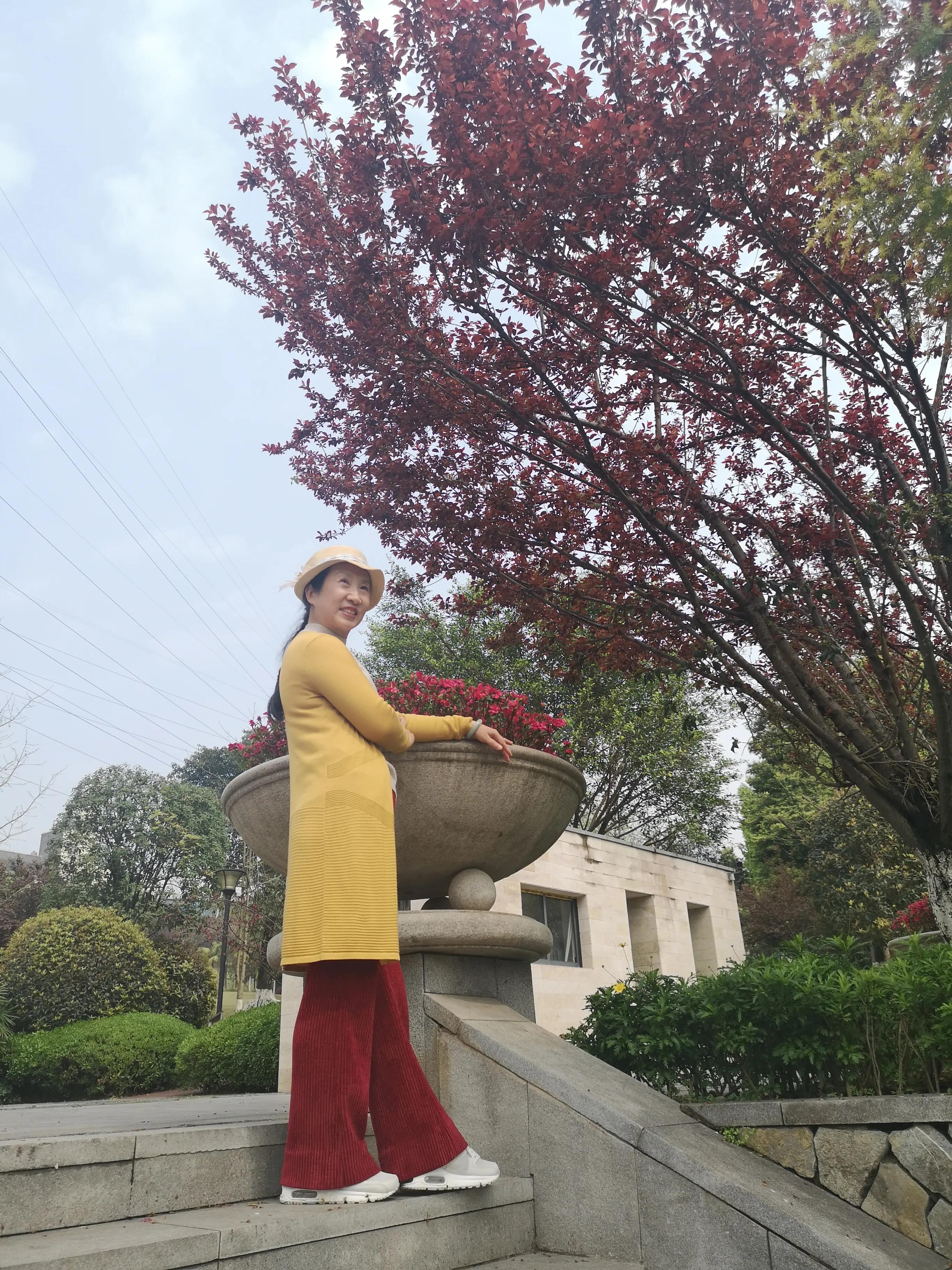 春游和姐妹踏青,春游踏青姐妹拍照