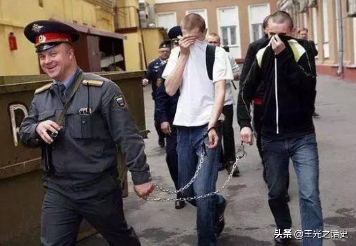 和德国纳粹不共戴天的俄罗斯，为什么有“光头纳粹”?