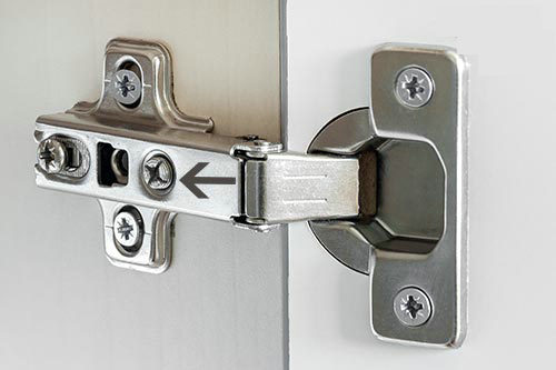 如何调节橱柜门位置,如何协调橱柜各个柜门的尺寸