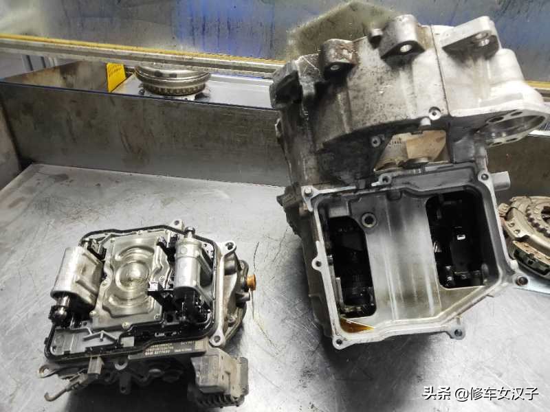 自动挡变速箱坏了可以改成手动挡,自动挡变速箱油不换什么症状