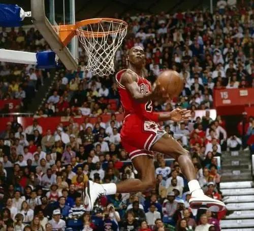 aj2复古高帮白绿上脚,最值得买的aj是几代