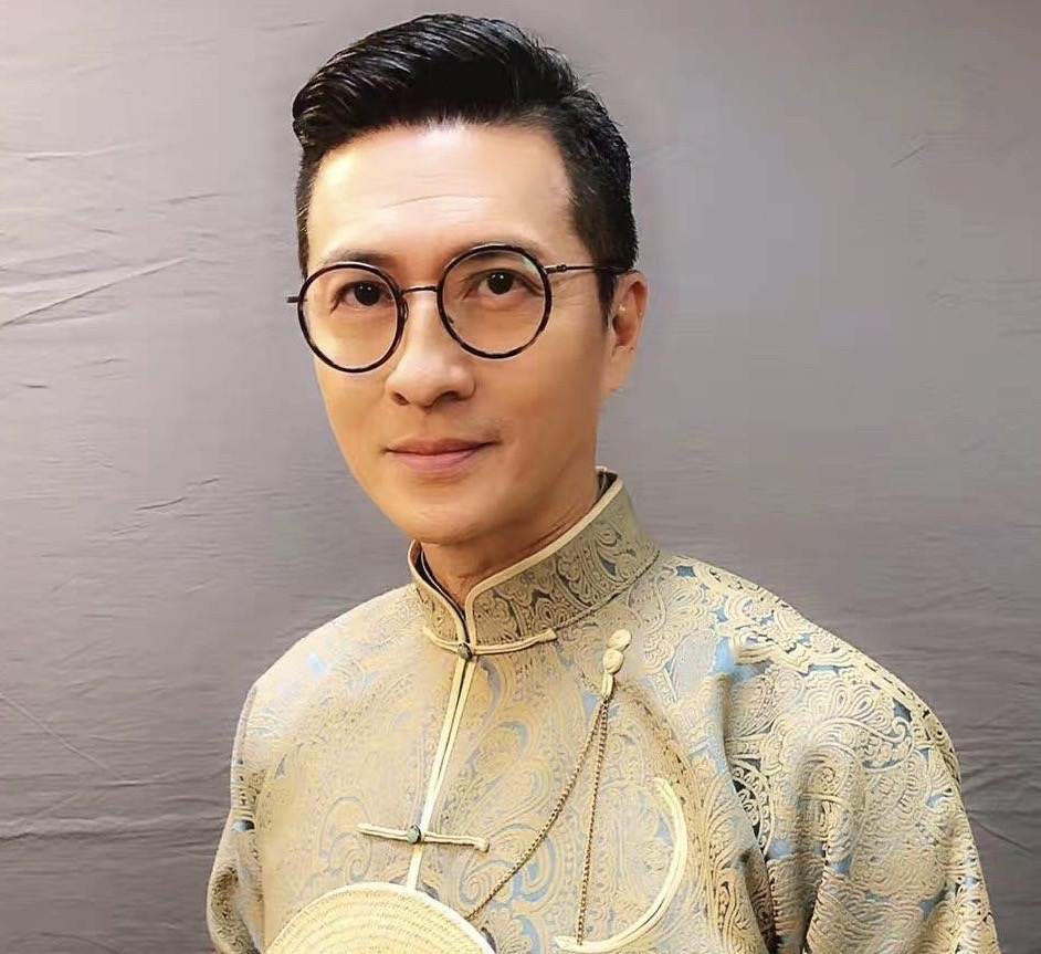 郑少秋与苗侨伟谁更帅,郑少秋周润发苗侨伟哪个更帅