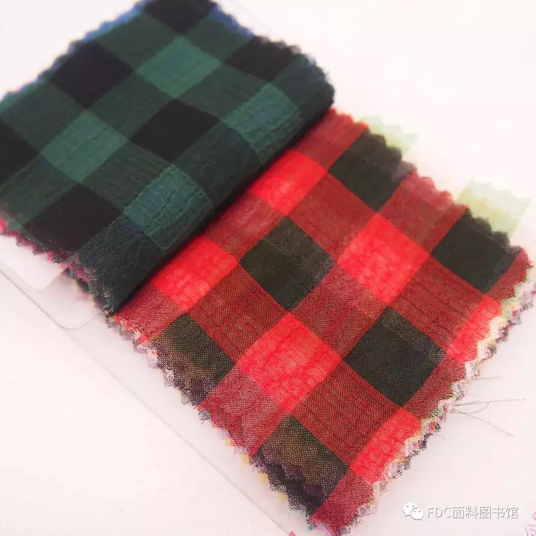 女士格纹元素搭配,格纹流行元素