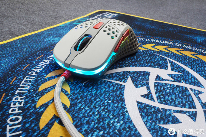 xtrfym4和xtrfym42区别,xtrfym4鼠标适合多大的手