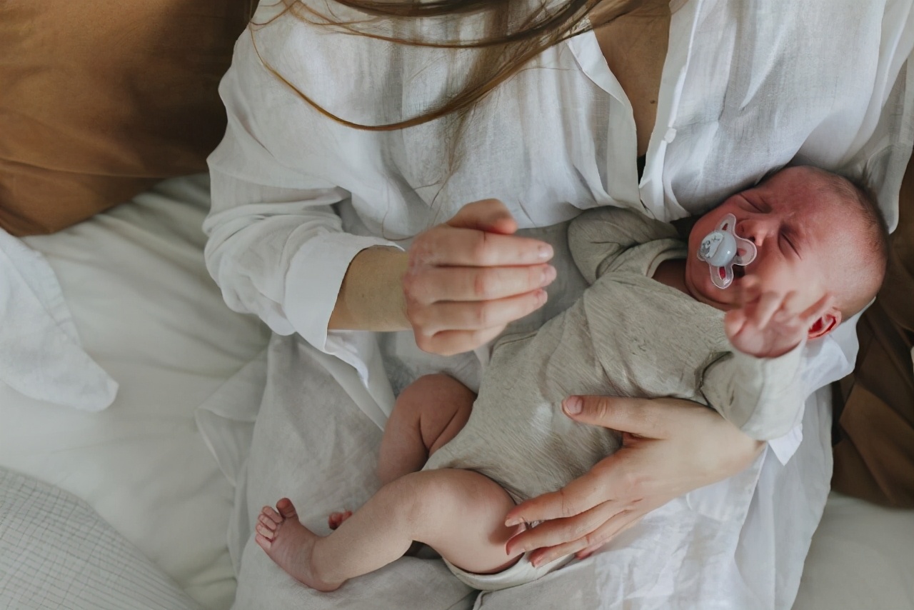 宝宝夜猫子不睡觉,宝宝不睡觉的小夜猫子