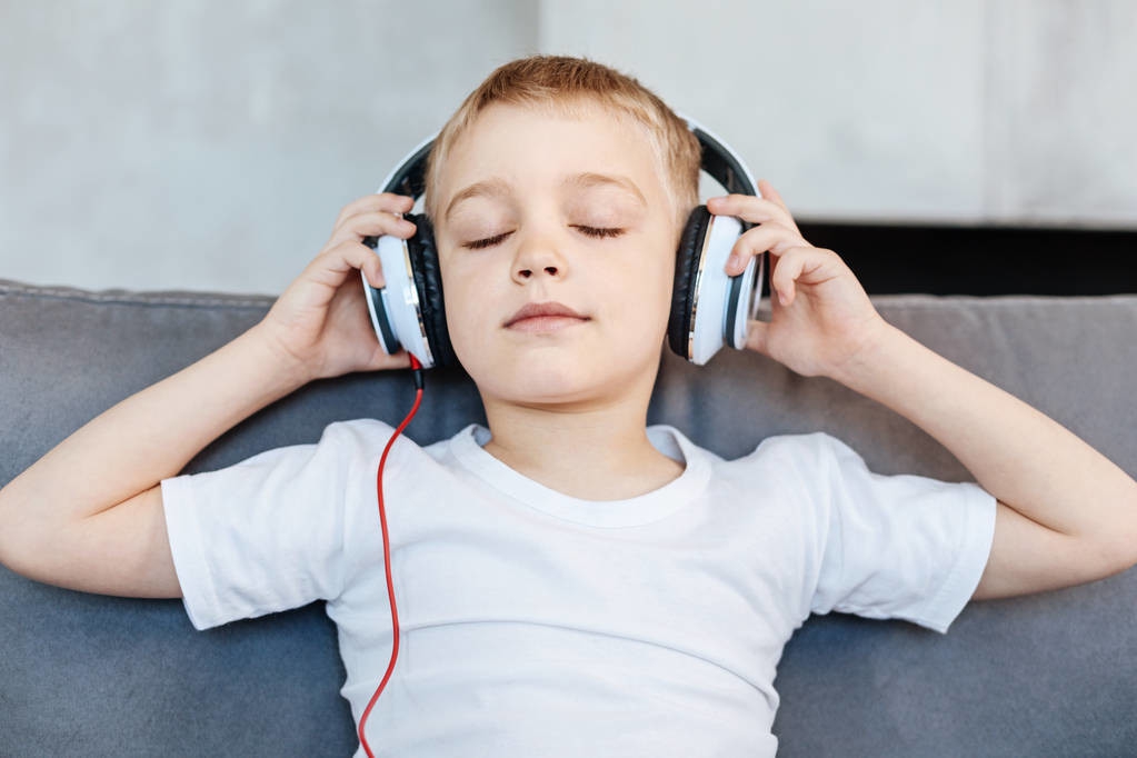 发烧家庭处理方法,孩子发烧不要慌要牢记这七条