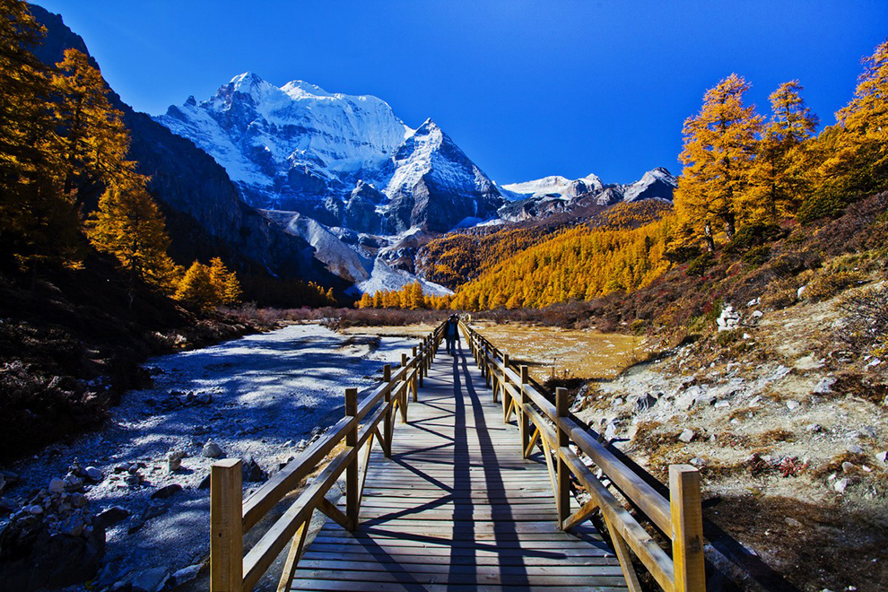 雪域高原佛国天堂,稻城亚丁雪域高原天堂般的美景