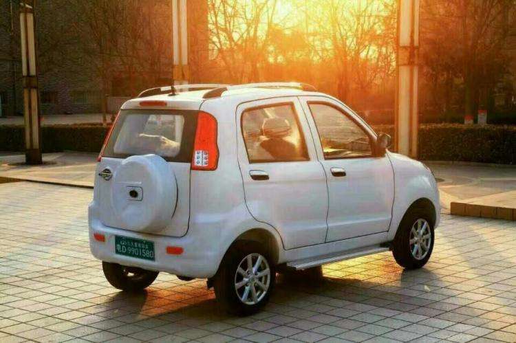 低速四轮双人老年人轻便电动车,四轮老年代步电动车最新政策