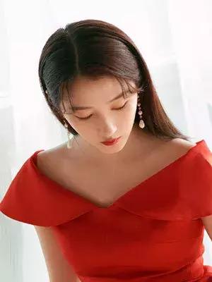 哪种颜色的口红适合夏季 (阿玛尼口红哪个颜色适合夏季)